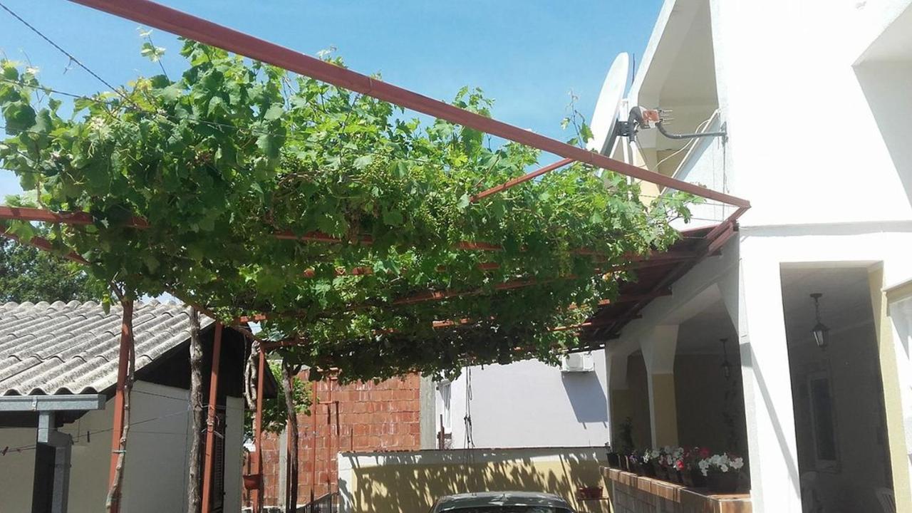 Apartments Avdic Сутоморе Екстер'єр фото